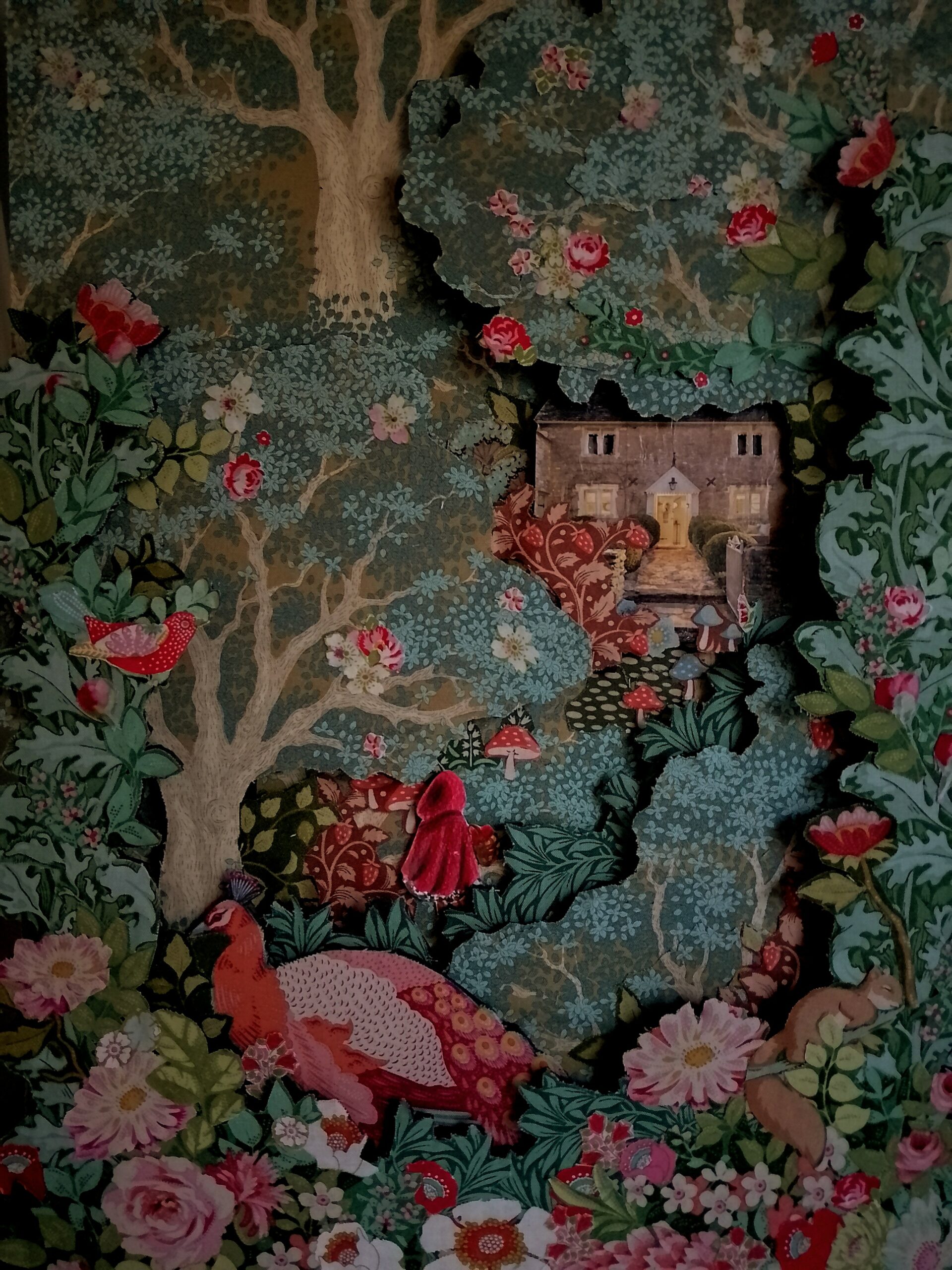 Red Riding Hood (with LED light)
